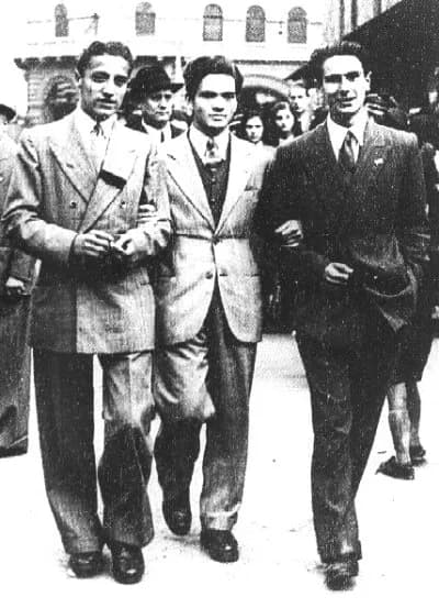 Pier Paolo Pasolini - Pier Paolo Pasolini (au centre) avec ses amis à Bologne en 1937.