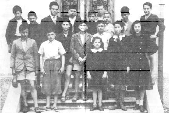 Pier Paolo Pasolini - Pier Paolo Pasolini avec des élèves de l'Academiuta di lenga furlana.