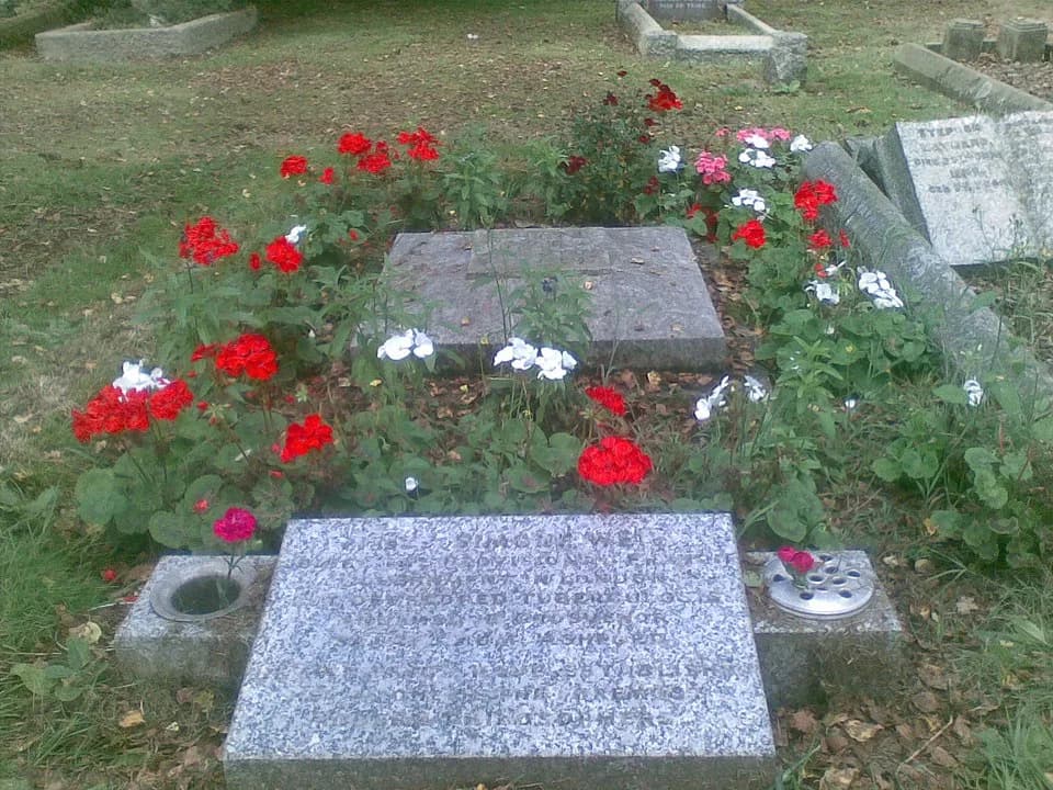 Simone Weil - The grave of Simone Weil in Bybrook Cemetery. Pic taken Aug 2012.