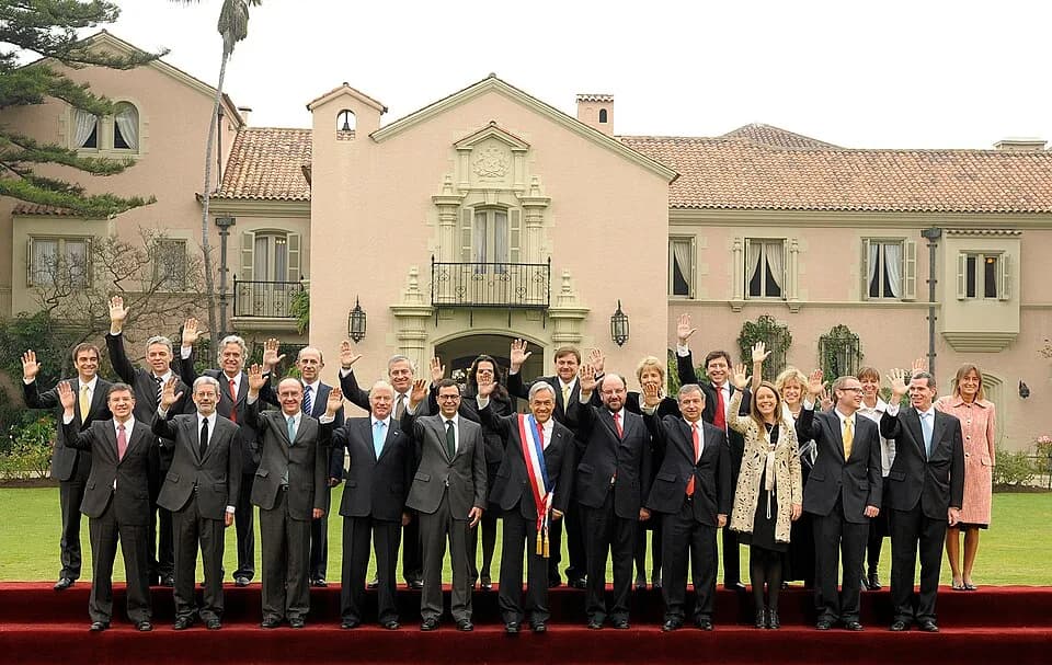 Sebastián Piñera - El Presidente de la República, Sebastián Piñera, participó en la Fotografía Oficial junto a su gabinete ministerial