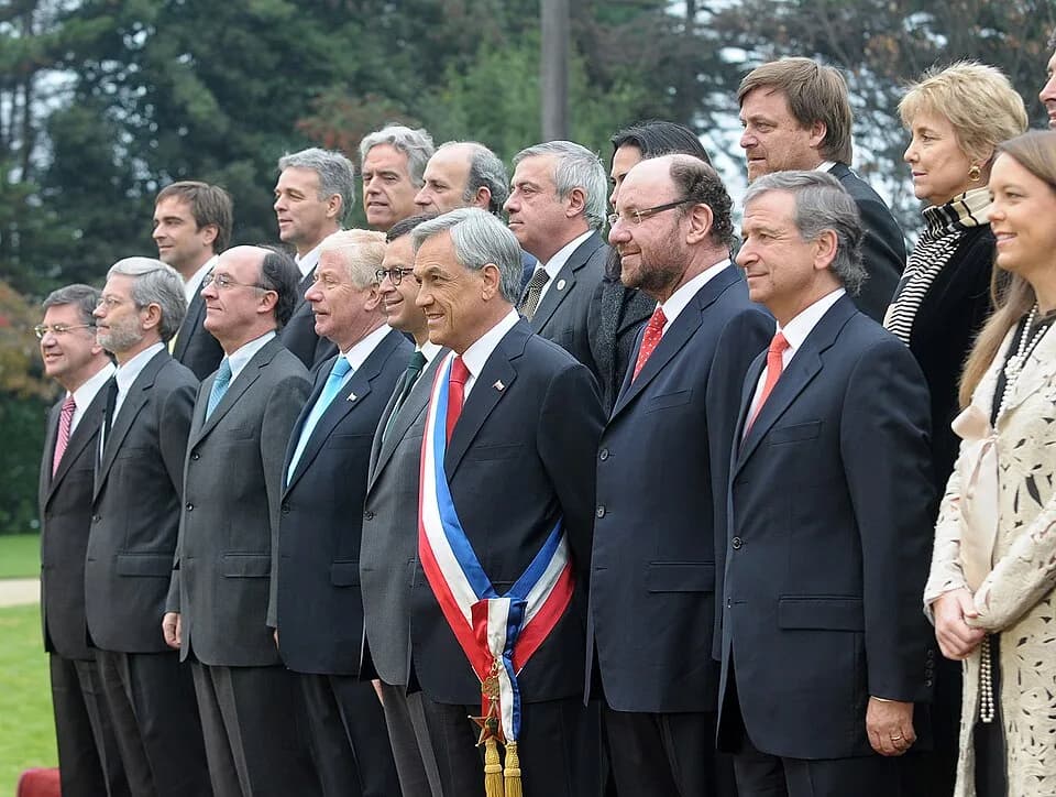 Sebastián Piñera - El Presidente de la República, Sebastián Piñera, participó en la Fotografía Oficial junto a su gabinete ministerial