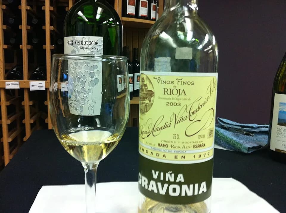Zaha Hadid - Spanish white wine from the Rioja region
