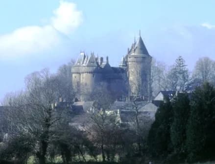 François-Auguste-René de Chateaubriand - Description : Le Château de Combourg.
Photo : : Dominique Provost
 Licence : Image libre de droit. Voir http://www.bretagne35.com/banque_photo/patrimoine.html
