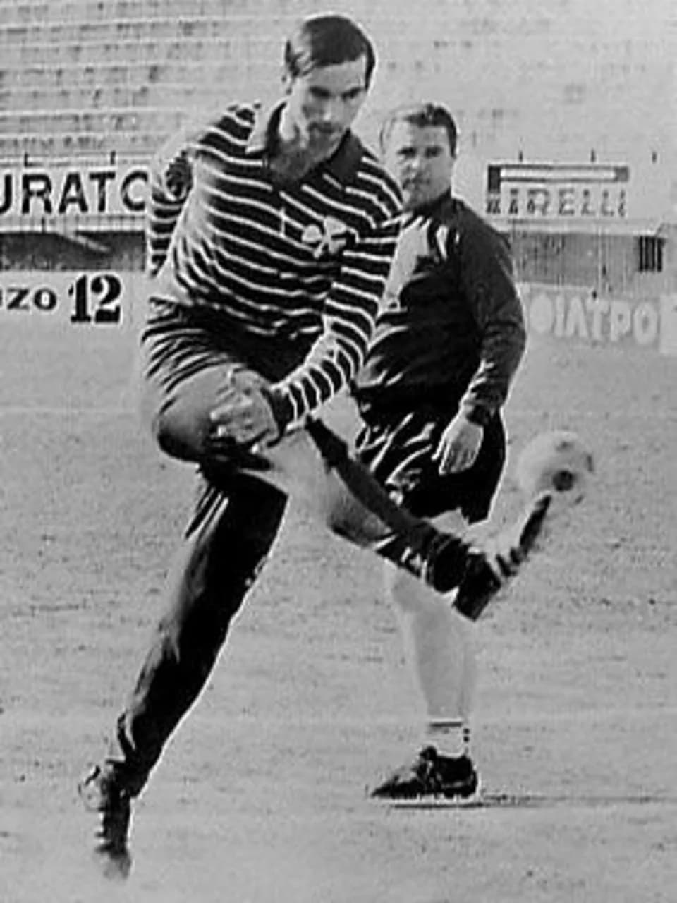 Ferenc Puskás - Spits Antonis Antoniadis traint onder leiding van Puskas