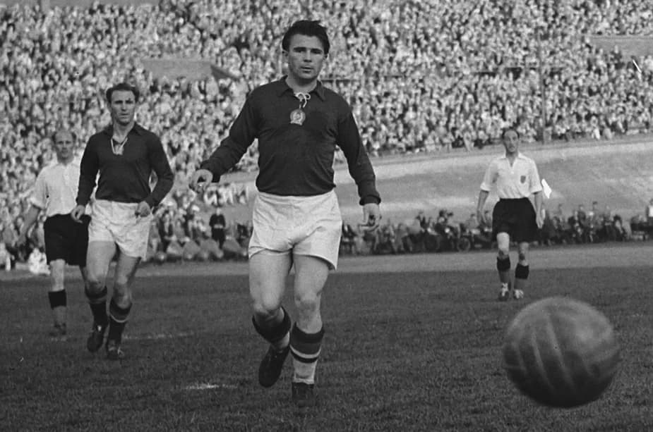 Ferenc Puskás - Nándor Hidegkuti and Ferenc Puskás during a football match between Amsterdam XI and Budapest XI