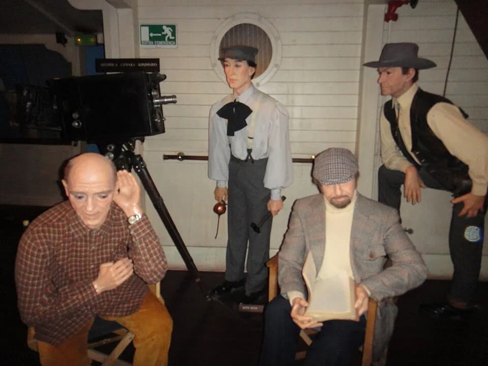 Luis Buñuel - meseo de cera de barcelona
