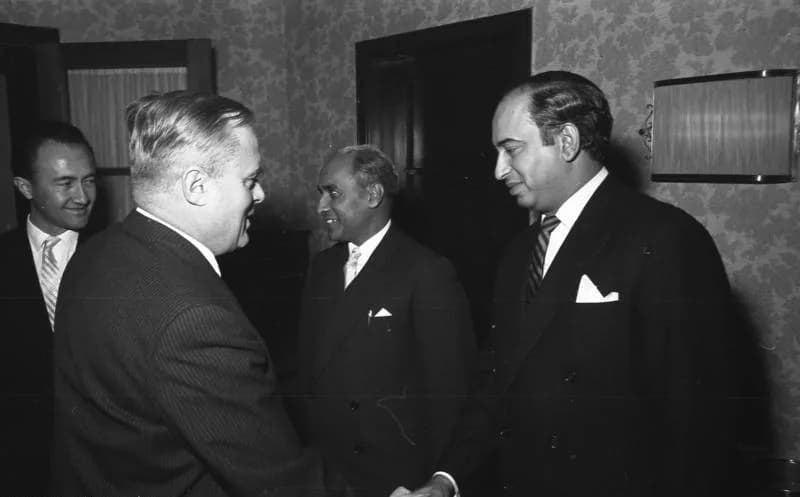 Zulfikar Ali Bhutto - For documentary purposes the German Federal Archive often retained the original image captions, which may be erroneous, biased, obsolete or politically extreme. Empfang für den p