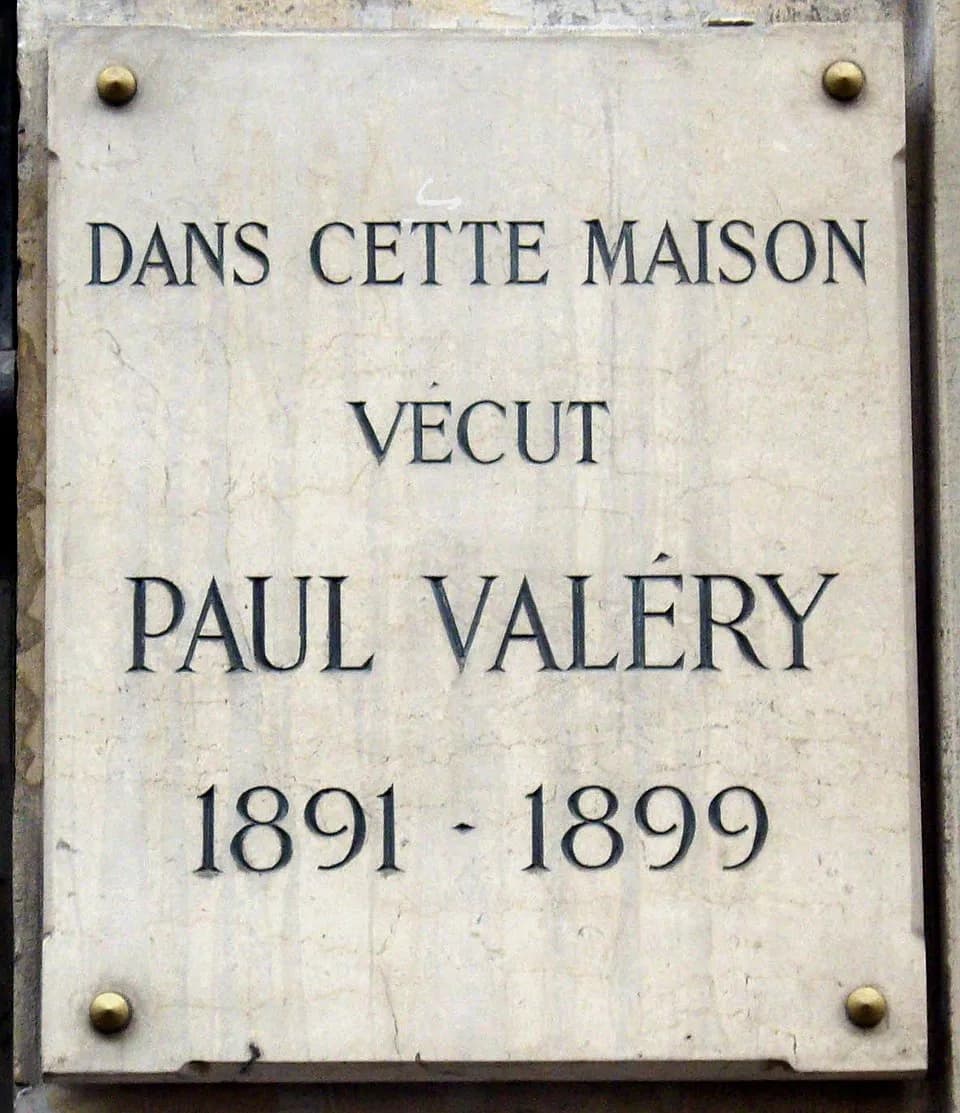 Paul Valéry - Plaque apposée au n° 12 de la rue Gay-Lussac, Paris 5e, où vécut le poète et écrivain Paul Valéry (1871-1945) de 1891 à 1899.