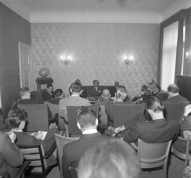 Zulfikar Ali Bhutto - For documentary purposes the German Federal Archive often retained the original image captions, which may be erroneous, biased, obsolete or politically extreme. Pressekonferenz d