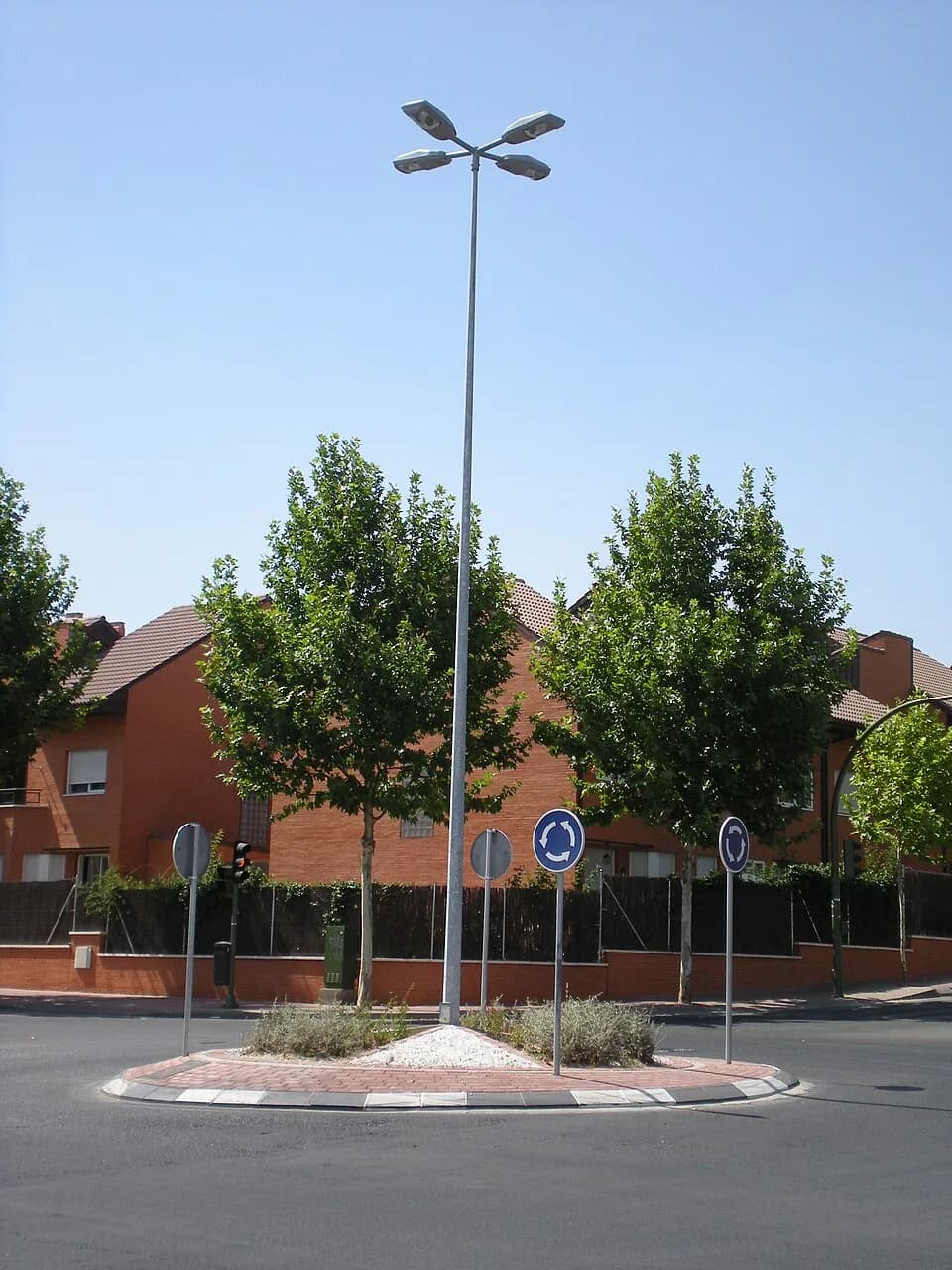 Miguel de Unamuno - Rotonda.
Av. Miguel de Unamuno - Cuesta de Teatinos
Alcalá de Henares.
Comunidad de Madrid.
España