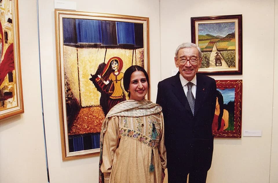 Boutros Boutros-Ghali - Naela Chohan and Boutros Boutros Ghali at her art exhibition for the 2002 International Women's Day at UNESCO in Paris.