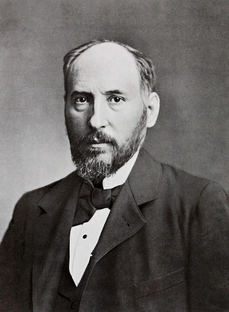 Santiago Ramón y Cajal - Santiago Ramón y Cajal. Spanish Nobel laureate in medicine. Restored jpg version of File:Cajal.PNG. Original image was a 5 Mb png but restoration was performed in tiff. File w