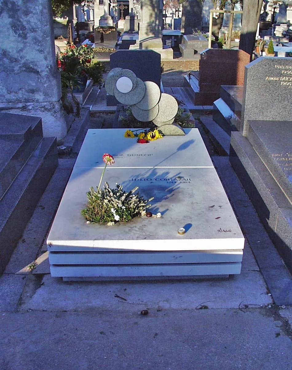 Julio Cortázar - Grab von Julio Cortazar, Paris - Cimetière Montparnasse.