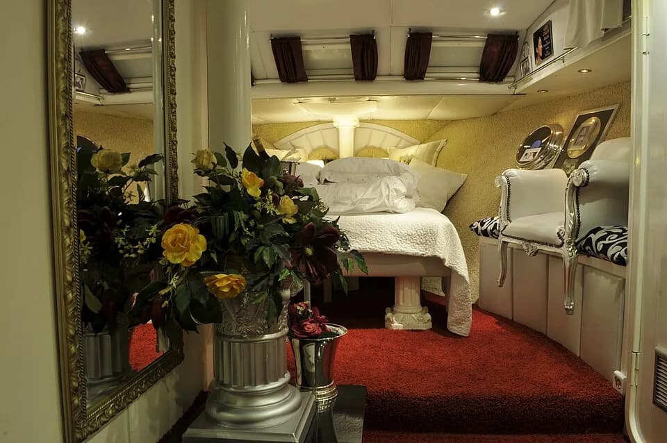 Maria Meneghini Callas - maria callas jacht azulon interieur, suite. wereldberoemd jacht , tender to m/y Christina O , eigenaar Onassis, bouwjaar 1963