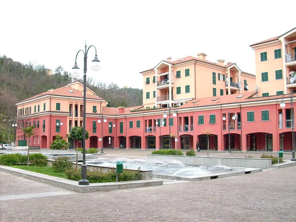 Aldo Moro - Piazza Aldo Moro di Casarza Ligure, Liguria, Italia