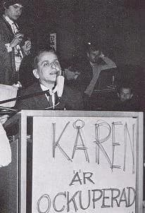 Olof Palme - Maj natt 1968 Olof Plame på besök i ockuperade kårhuset under Kårhusockupationen. Utbildningsminister Olof Palme diskuterar demokrati med ockupanterna.