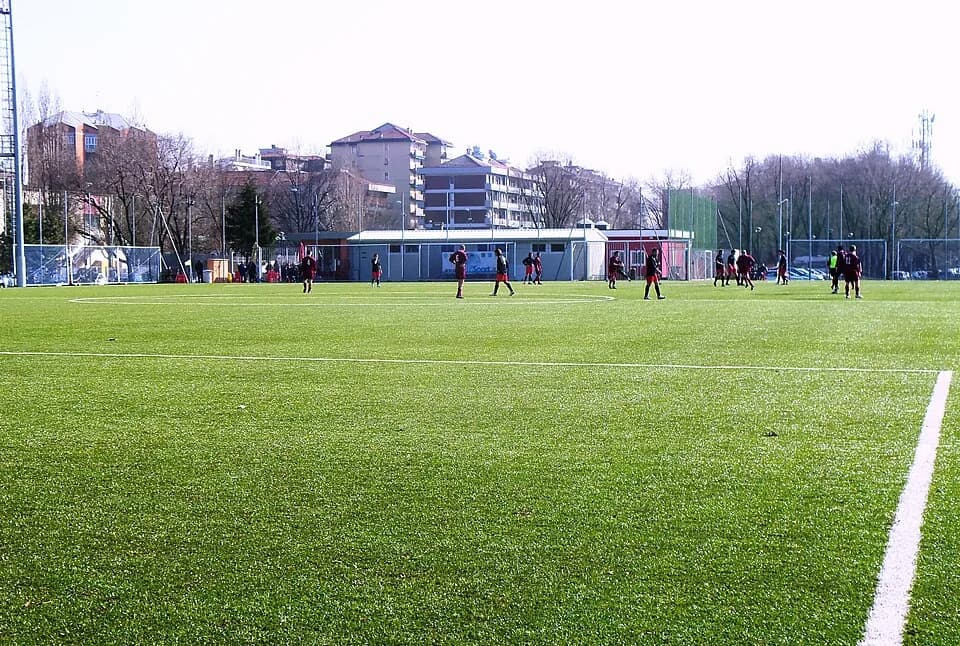 Alberto Moravia - milano, zona 6, football court in moravia park