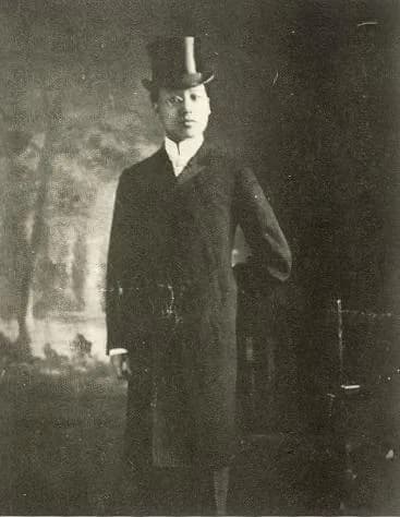 Syngman Rhee - Syngman Rhee dressed formally to meet President Theodore Roosevelt