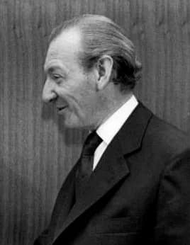 Kurt Waldheim - Title: Beglaubigungsschreiben DDR-Vertreter in UNO
People in the image:
Florin, Peter: Stellvertretender Außenminister, UNO-Botschafter, Staatsratsmitglied, DDR * Waldheim, Kurt Dr.
