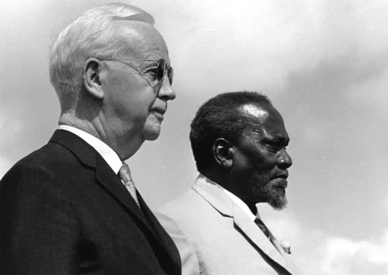 Jomo Kenyatta - For documentary purposes the German Federal Archive often retained the original image captions, which may be erroneous, biased, obsolete or politically extreme. Afrika-Reise des Bundes