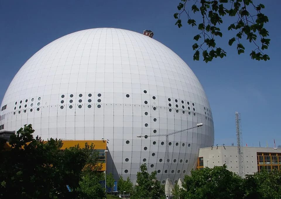 Avicii Avicii - En röd liten stuga på Globen på 20 års jubileum 26 maj 2009