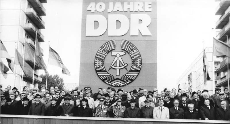 Wojciech Jaruzelski - For documentary purposes the German Federal Archive often retained the original image captions, which may be erroneous, biased, obsolete or politically extreme. Berlin, NVA-Parad