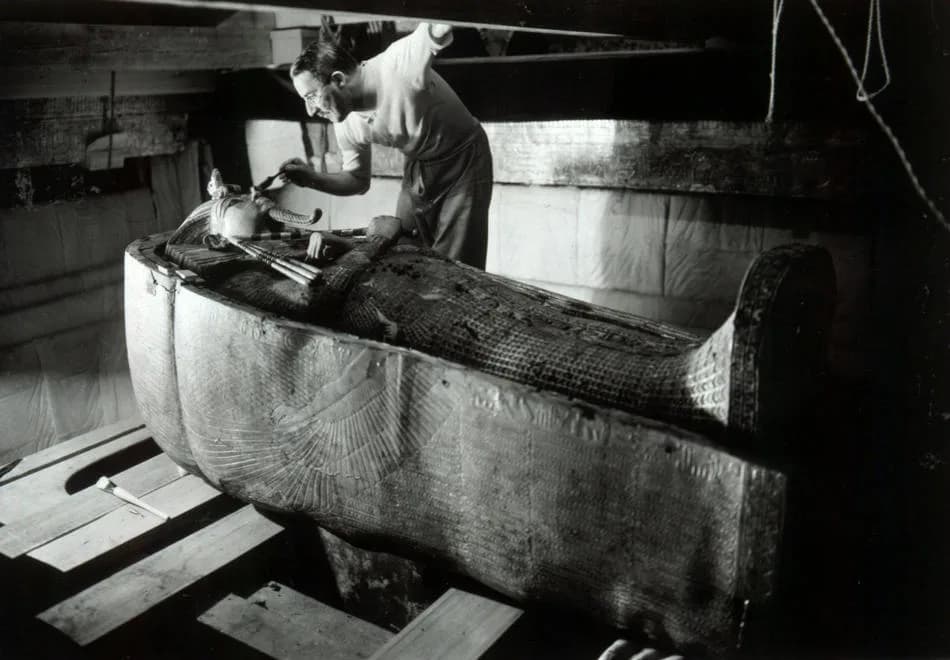 Howard Carter - Howard Carter in the King Tutankhamen's tomb.