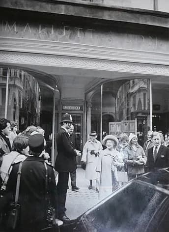 Queen Elizabeth the Queen Mother - HRH The Queen Mother visiting Mallett on 40 New Bond Street on 3rd December 1981.