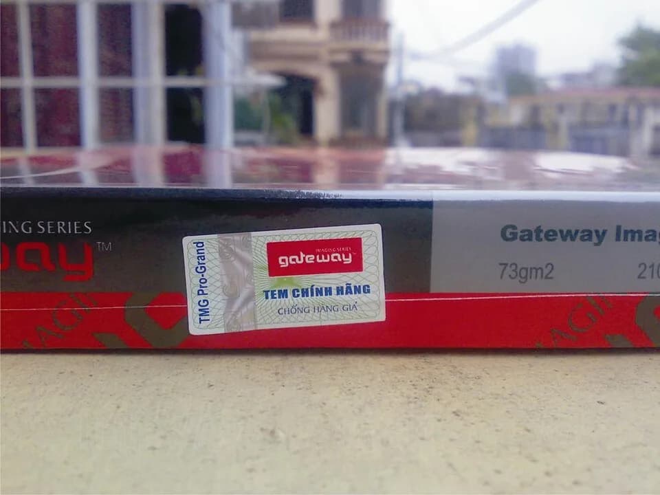 Dennis Gabor - Hologram label on Gateway tracing paper box
