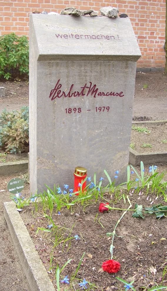 Herbert Marcuse - Gravestone of Herbert Marcuse (* 19th July 1898 in Berlin, † 29th July 1979 in Starnberg) , who was a German-American sociologist und philosopher. The inscription "Weitermachen" mean