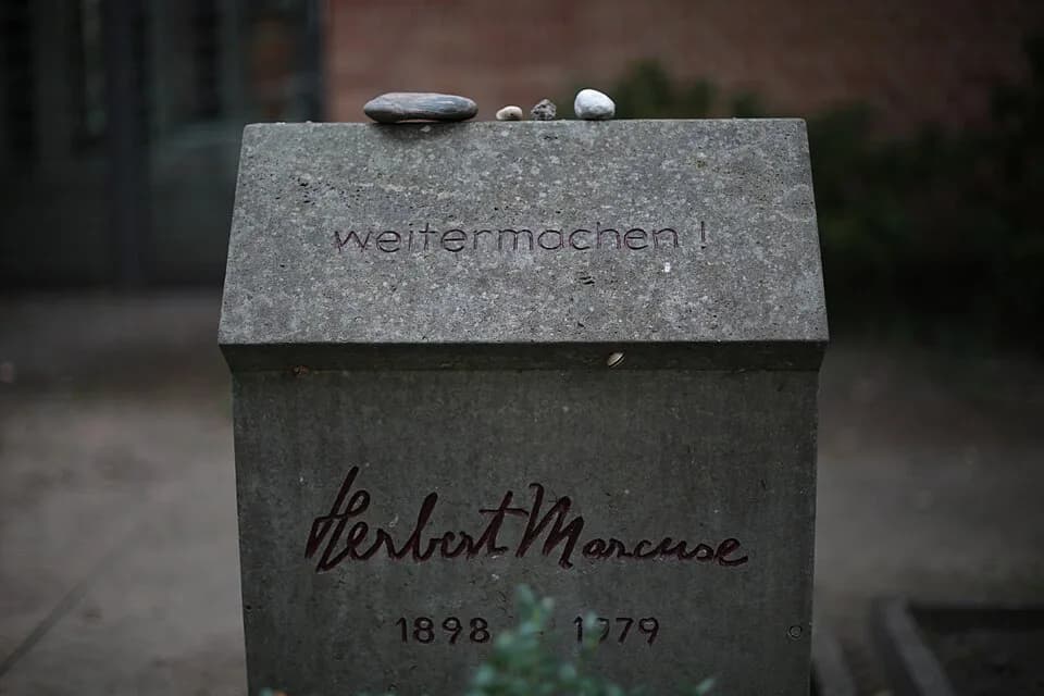 Herbert Marcuse - La tomba di Marcuse al Dorotheenstädtischer Friedhof di Berlino