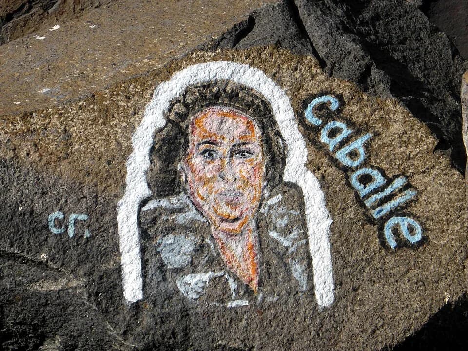Montserrat Caballé - Montserrat Caballé entre les cent cares de l'auditori de Tenerife.