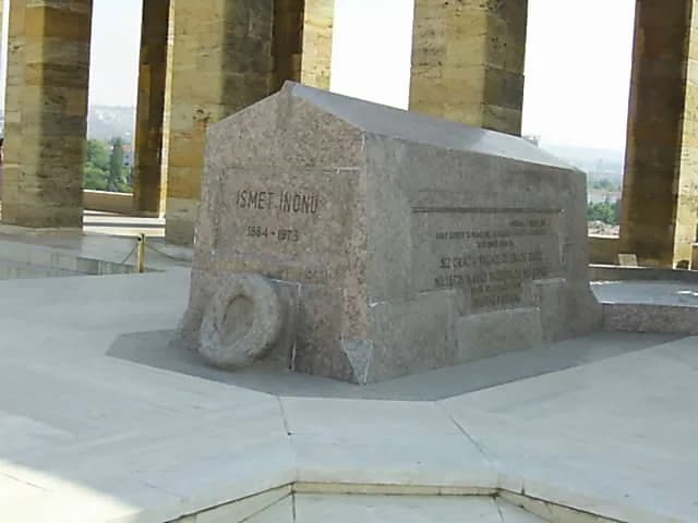 İsmet İnönü - The tomb of Ismet Inönü in Anitkabir