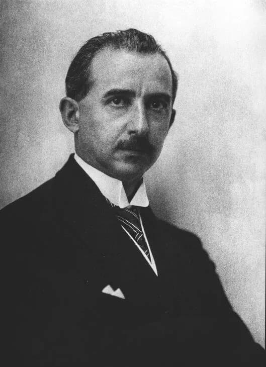 İsmet İnönü - İsmet İnönü in 1920s.