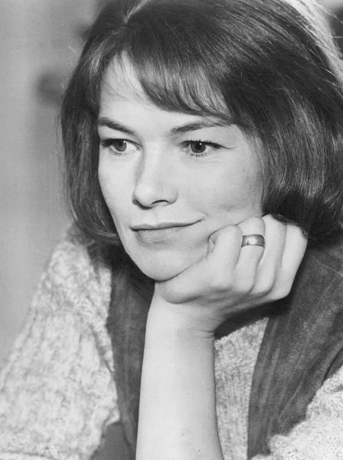 Glenda Jackson - Publicity photo of Glenda Jackson in 1971