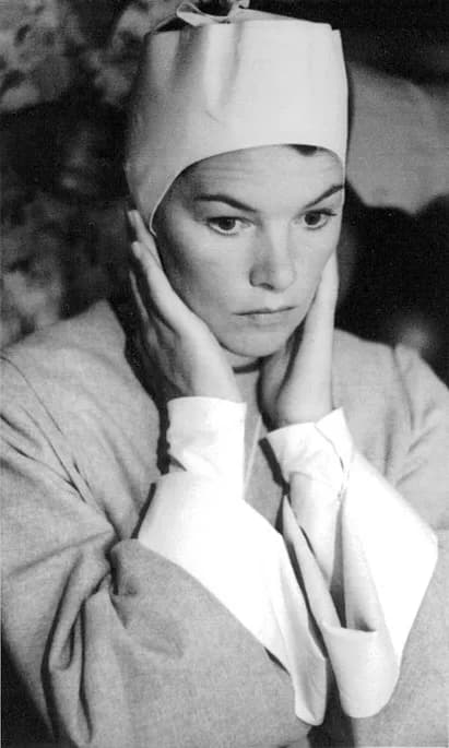 Glenda Jackson - Rome, aug 15. British actress Glenda Jackson in an expression as she plays the role of a catholic nun in a new film "The Tempter" directed by Damiano Damiani and presently being shot