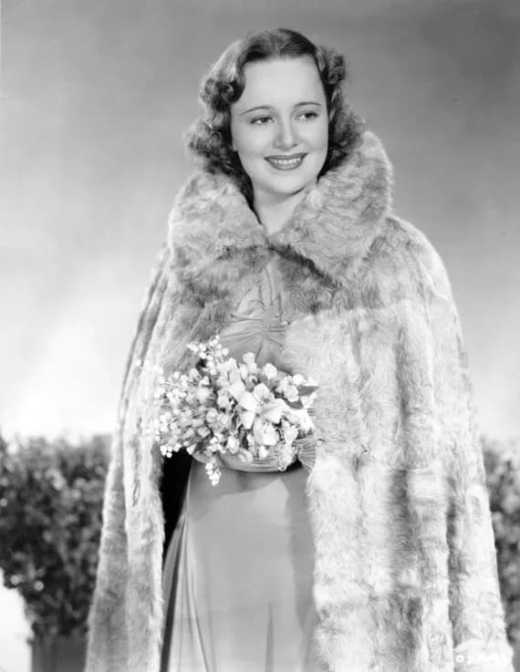 Olivia de Havilland - Olivia de Havilland fashion photo, 1937