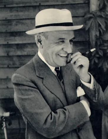 José Ortega y Gasset - Ortega y Gasset en un fotografía tomada por la prensa en los años 20.