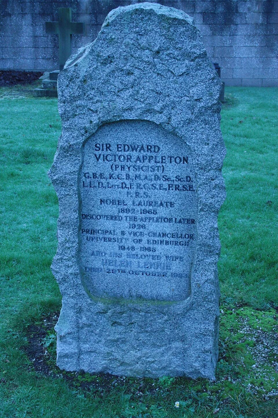 Edward Victor Appleton - The grave of Sir Edward Victor Appleton, Morningside Cemetery, Edinburgh