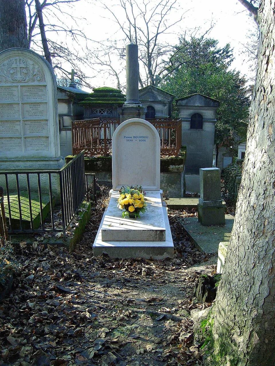 Pierre Bourdieu - Photographie de la tombe de Pierre Bourdieu au cimetierre du père Lachaise