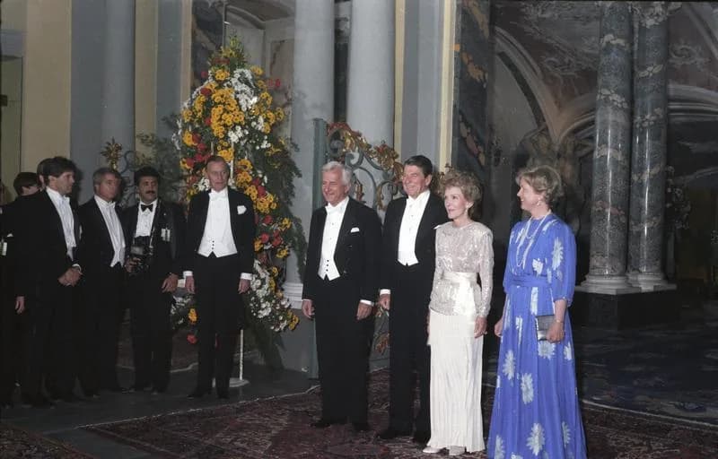 Richard von Weizsäcker - For documentary purposes the German Federal Archive often retained the original image captions, which may be erroneous, biased, obsolete or politically extreme. Staatsbesuch: 