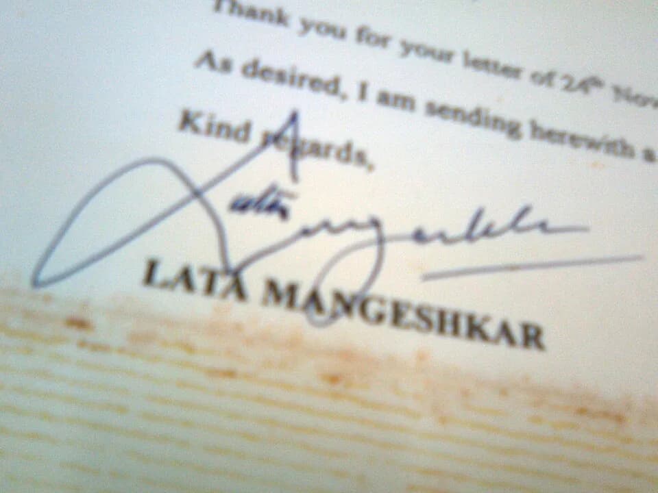 Lata Mangeshkar - Autograph of Lata Mangeshkar