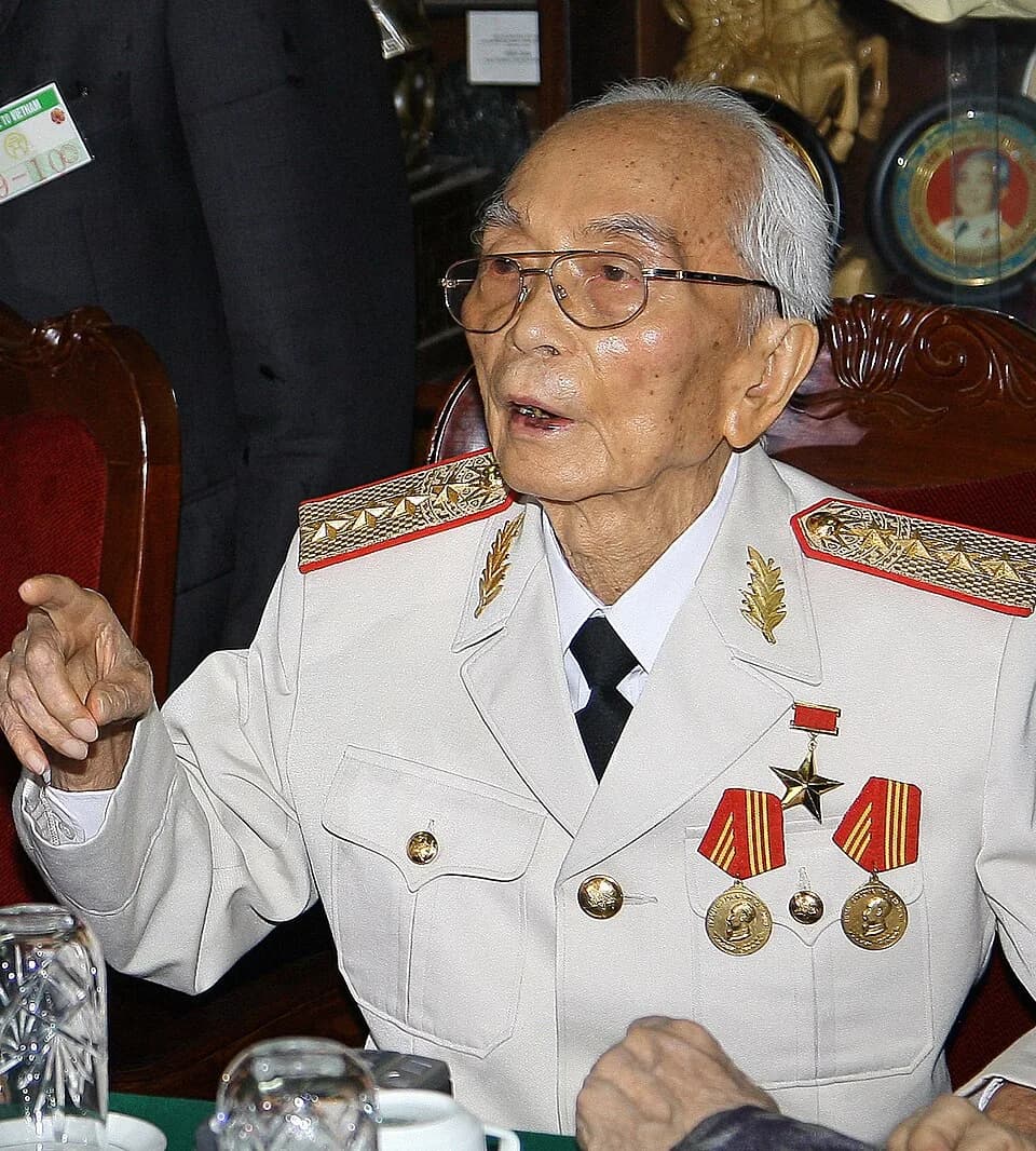 Võ Nguyên Giáp - General en:Vo Nguyen Giap in 2008.