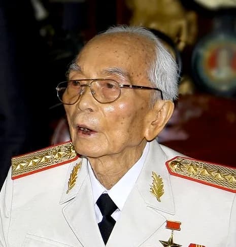 Võ Nguyên Giáp - General en:Vo Nguyen Giap in 2008.