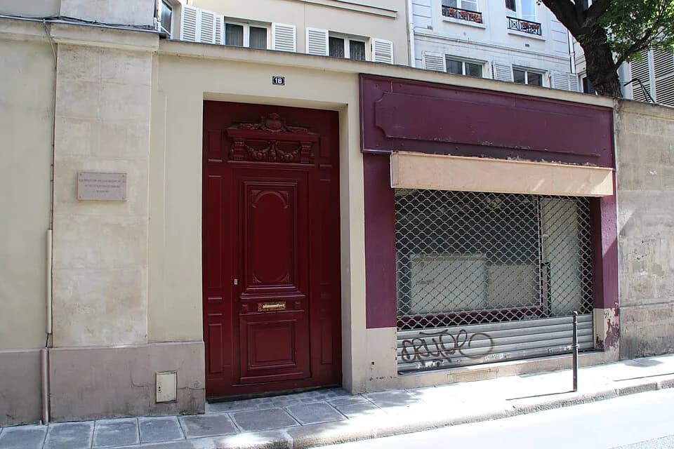 Louis Aragon - Former home of Elsa Triolet and Louis Aragon at 18 rue de La Sourdière in Paris