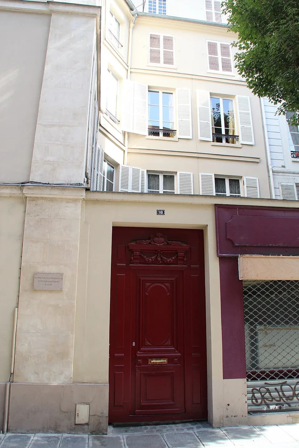 Louis Aragon - Former home of Elsa Triolet and Louis Aragon at 18 rue de La Sourdière in Paris
