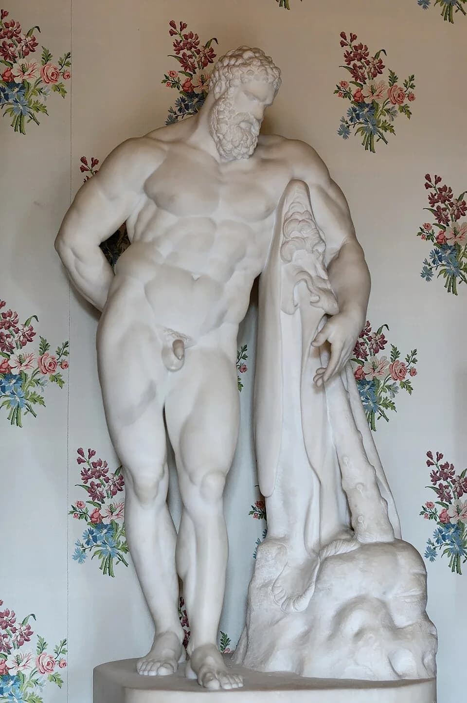 Adolphe Thiers - Hercules Farnese, scale-down copy of the antique original. Marble, date unspecified.