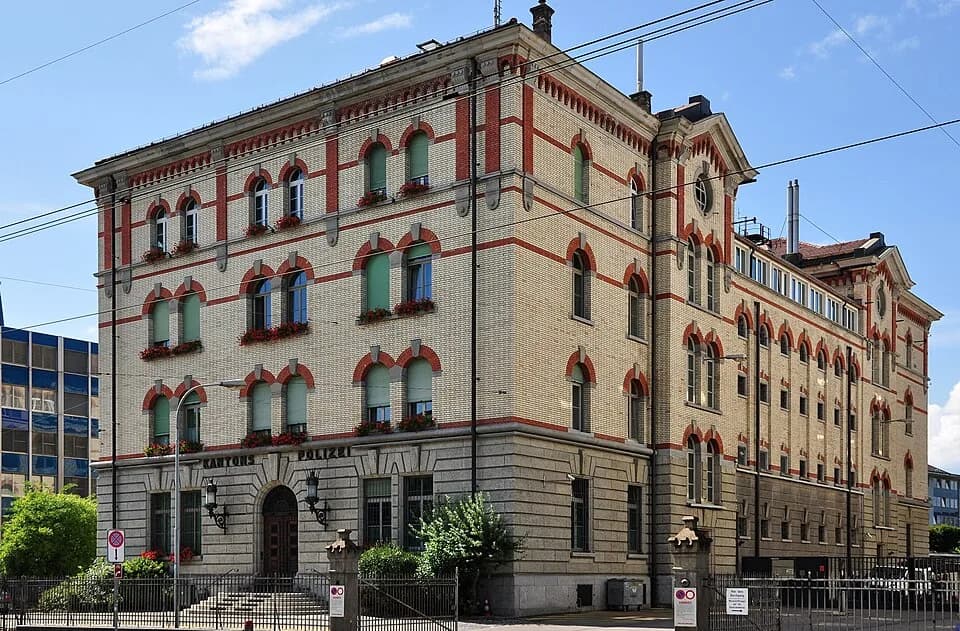 Friedrich Dürrenmatt - Kantonspolizei Zürich, Kaserne in Zürich- (Switzerland)