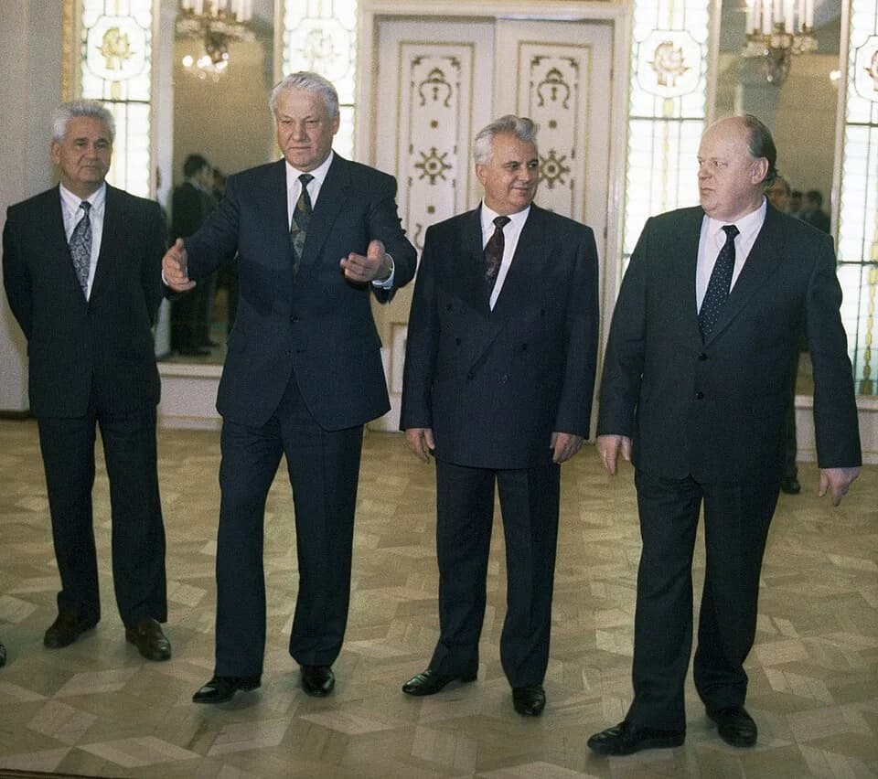 Leonid Kravchuk - “Yeltsin, Kravchuk and Shushkevich”. Russian President Boris Yeltsin (second left), Ukrainian President Leonid Kravchuk (second right) and Chairman of the Byelorussian Supreme Counci