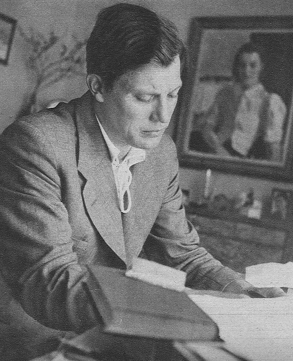Harry Martinson - en:Harry Martinson (1904-1978), Swedish author and poet; reciever of the en:Nobel Prize in Literature in 1974.